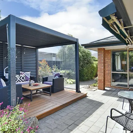 Stay At Puhara - Parklands Escape